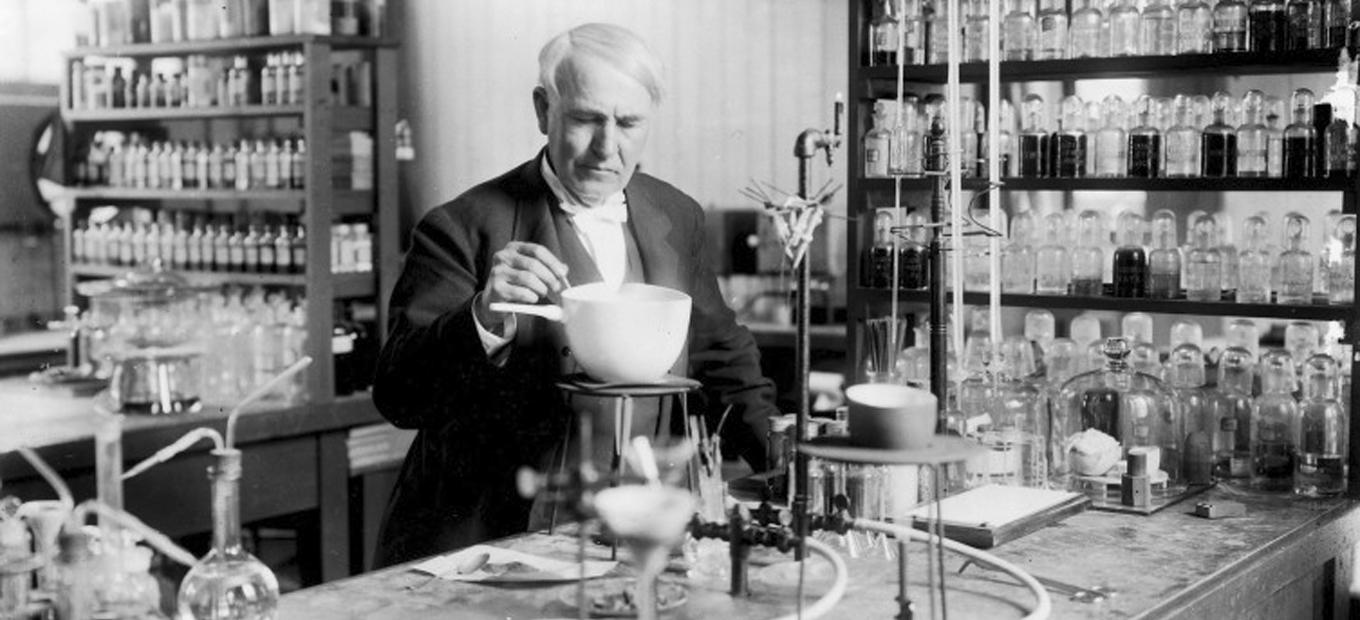 Um pouco sobre Thomas Edison