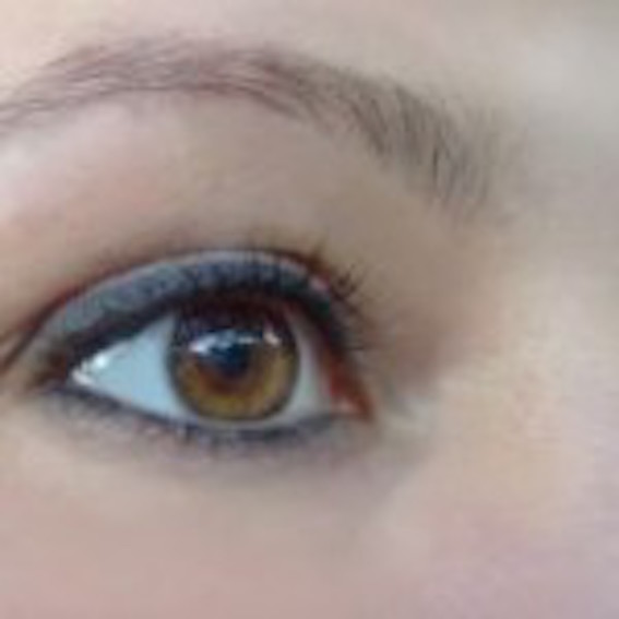 Olhos iluminados vêem o genuíno